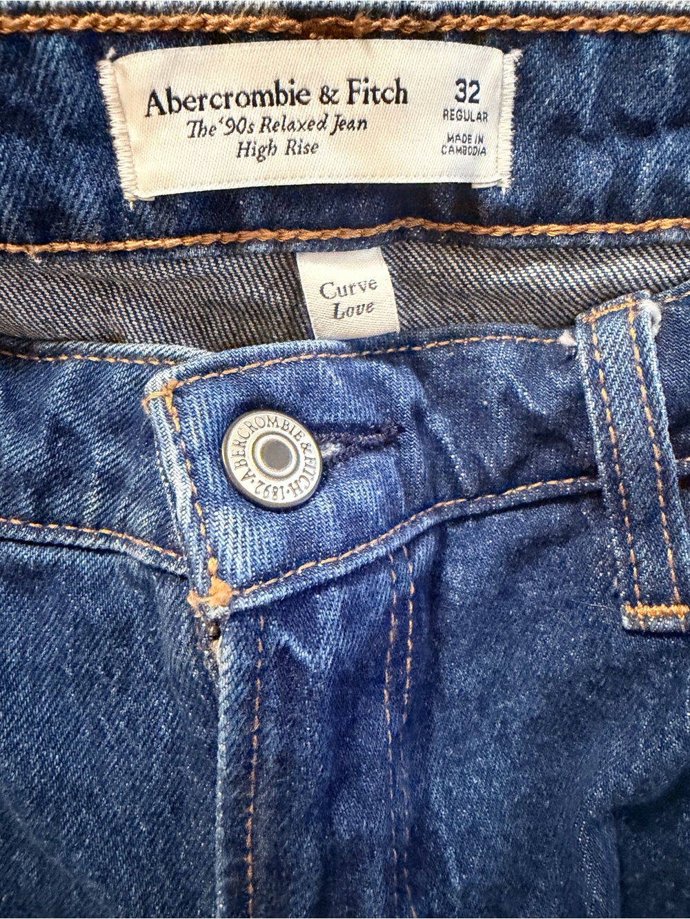 Curve Love High Rise 90s Relaxed Jeans - Picture 3 of 4